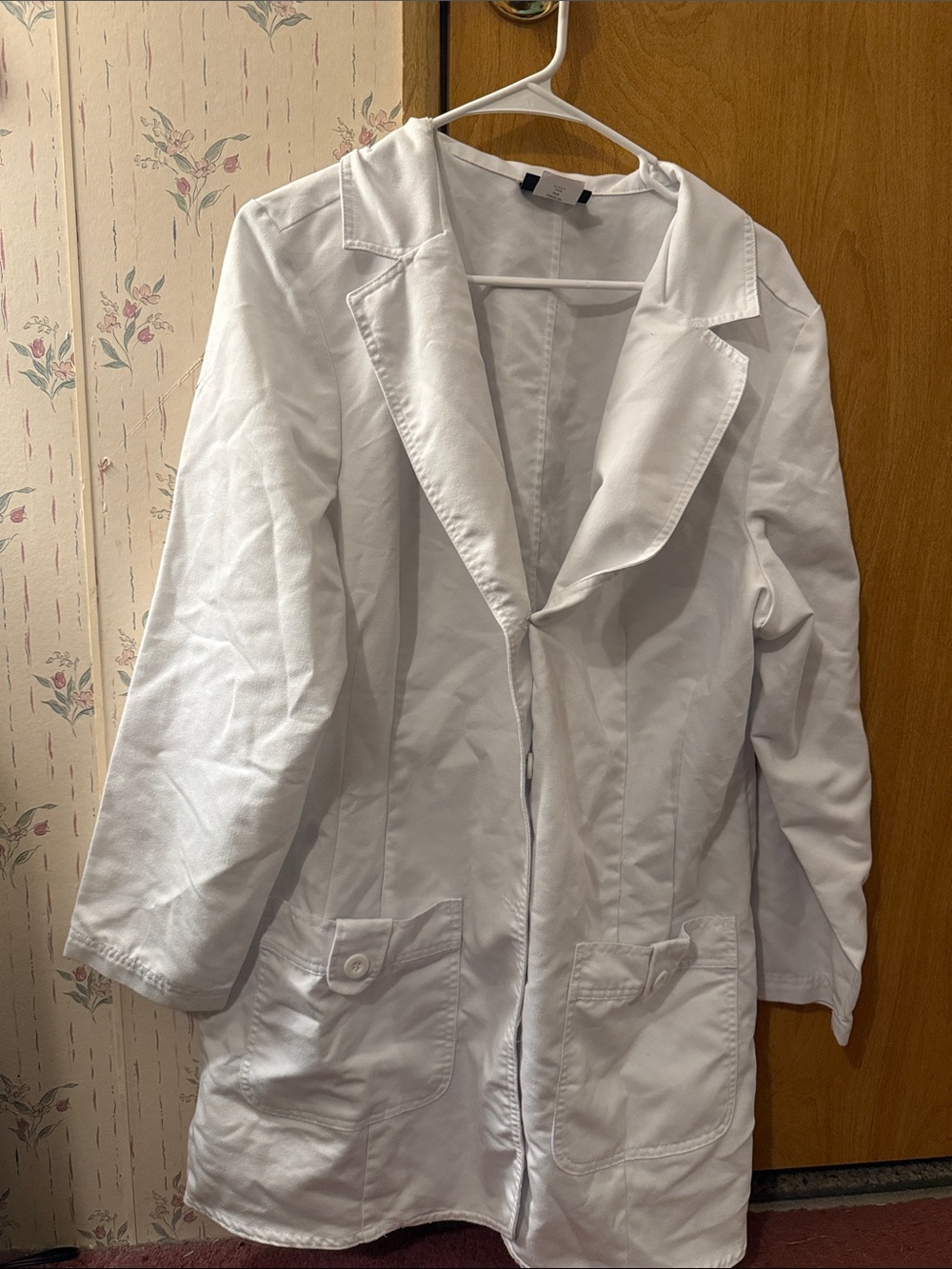 Women’s White lab coat - Classic Tailored Coat